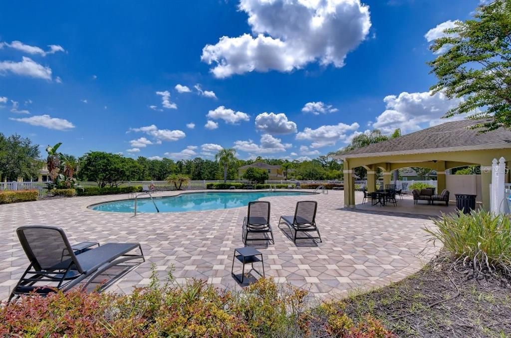 For Sale: $224,900 (2 beds, 2 baths, 1008 Square Feet)