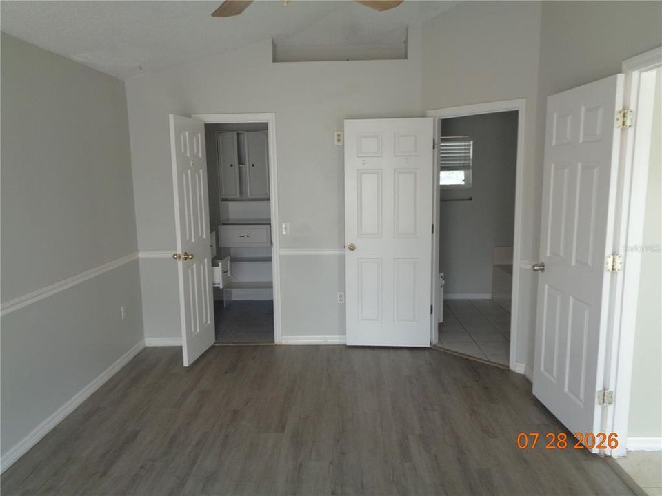 For Rent: $2,395 (3 beds, 2 baths, 1722 Square Feet)