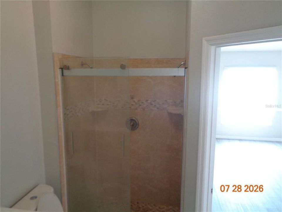 For Rent: $2,395 (3 beds, 2 baths, 1722 Square Feet)
