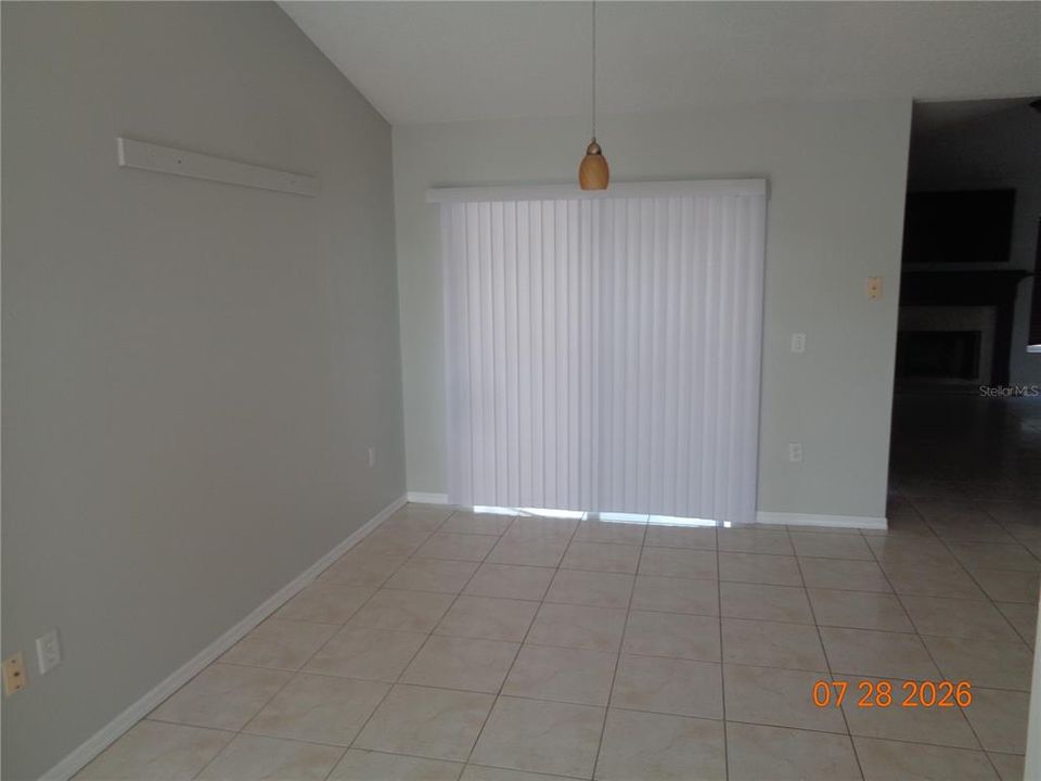 For Rent: $2,395 (3 beds, 2 baths, 1722 Square Feet)