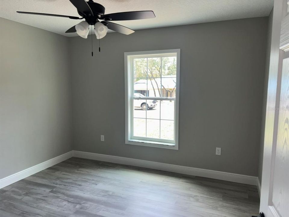 Active With Contract: $239,900 (3 beds, 2 baths, 1405 Square Feet)