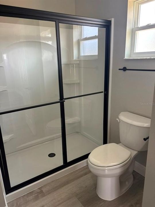 Active With Contract: $239,900 (3 beds, 2 baths, 1405 Square Feet)