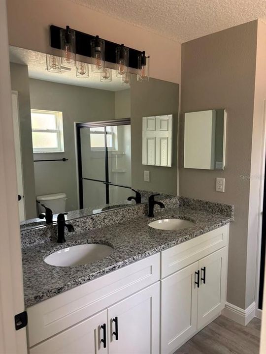 Active With Contract: $239,900 (3 beds, 2 baths, 1405 Square Feet)