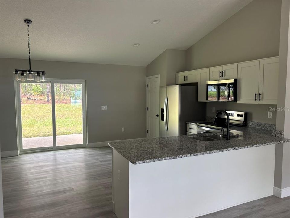 Active With Contract: $239,900 (3 beds, 2 baths, 1405 Square Feet)