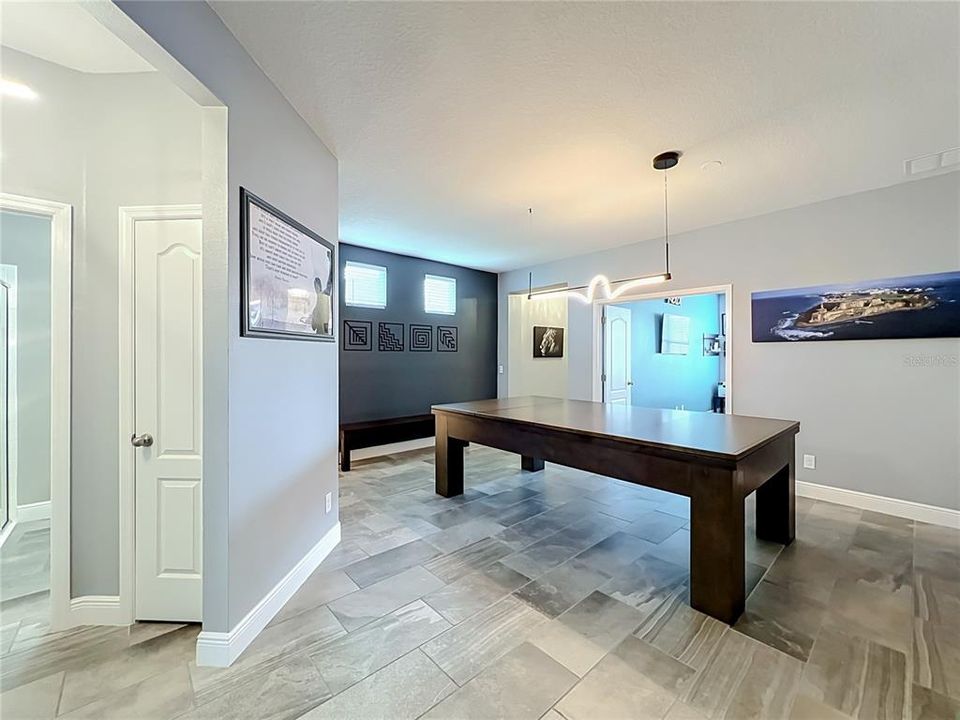 En Venta: $709,000 (5 camas, 3 baños, 3384 Pies cuadrados)
