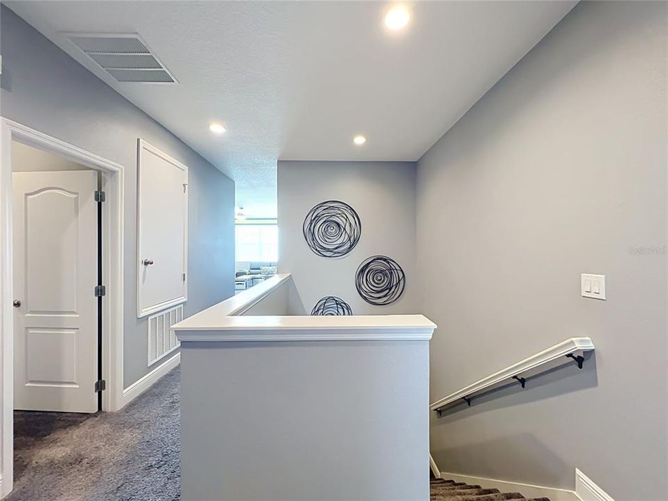 En Venta: $709,000 (5 camas, 3 baños, 3384 Pies cuadrados)
