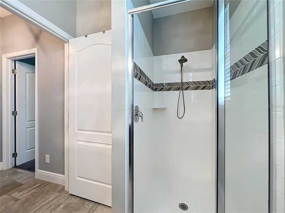 En Venta: $709,000 (5 camas, 3 baños, 3384 Pies cuadrados)