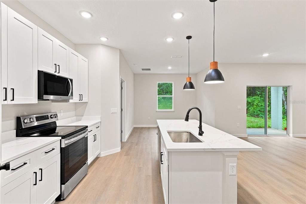 Active With Contract: $339,000 (3 beds, 2 baths, 1543 Square Feet)