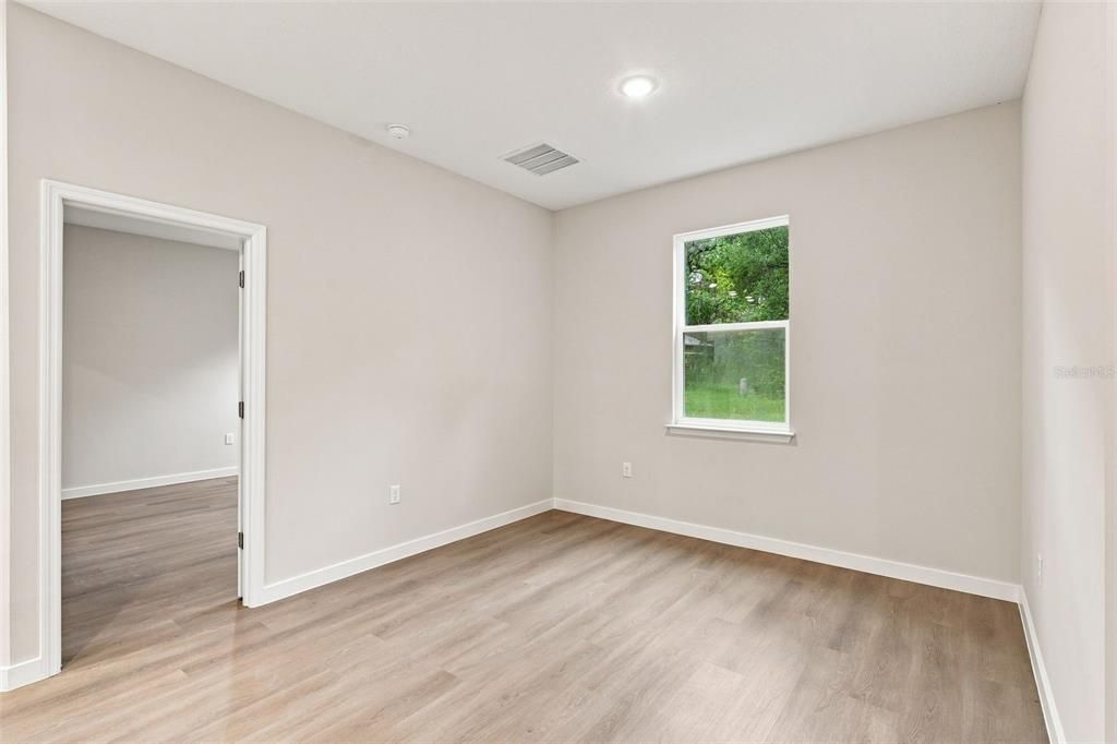 Active With Contract: $339,000 (3 beds, 2 baths, 1543 Square Feet)