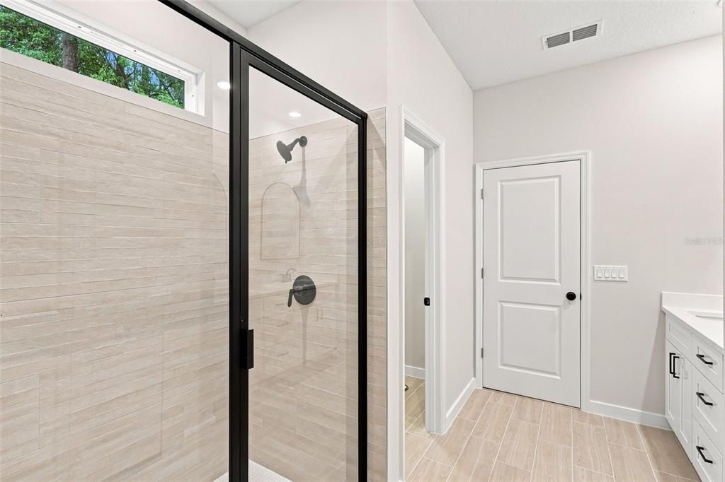 Active With Contract: $339,000 (3 beds, 2 baths, 1543 Square Feet)