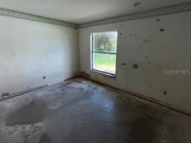 Activo con contrato: $242,250 (3 camas, 2 baños, 2074 Pies cuadrados)
