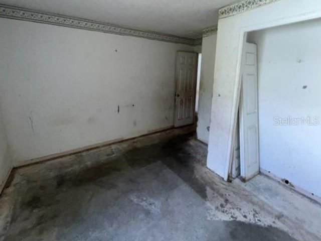 Activo con contrato: $242,250 (3 camas, 2 baños, 2074 Pies cuadrados)