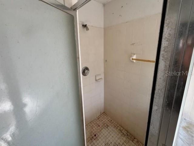 Activo con contrato: $242,250 (3 camas, 2 baños, 2074 Pies cuadrados)