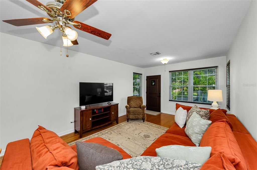 Activo con contrato: $585,000 (3 camas, 2 baños, 1682 Pies cuadrados)