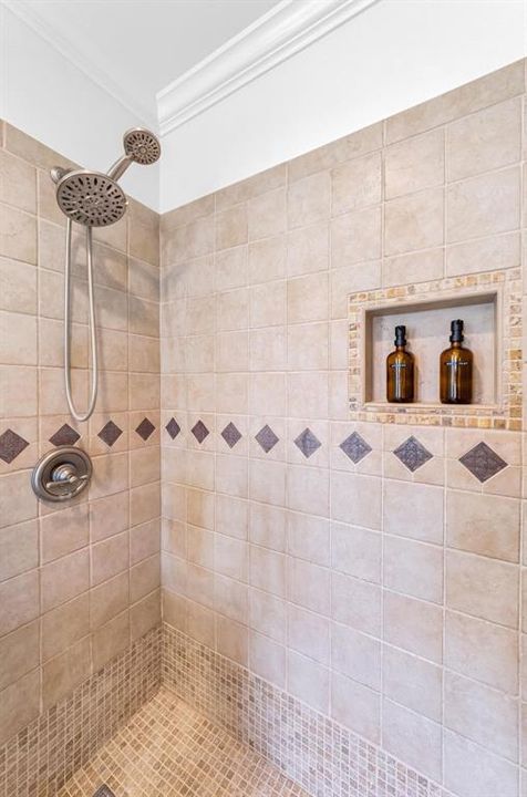 Activo con contrato: $585,000 (3 camas, 2 baños, 1682 Pies cuadrados)