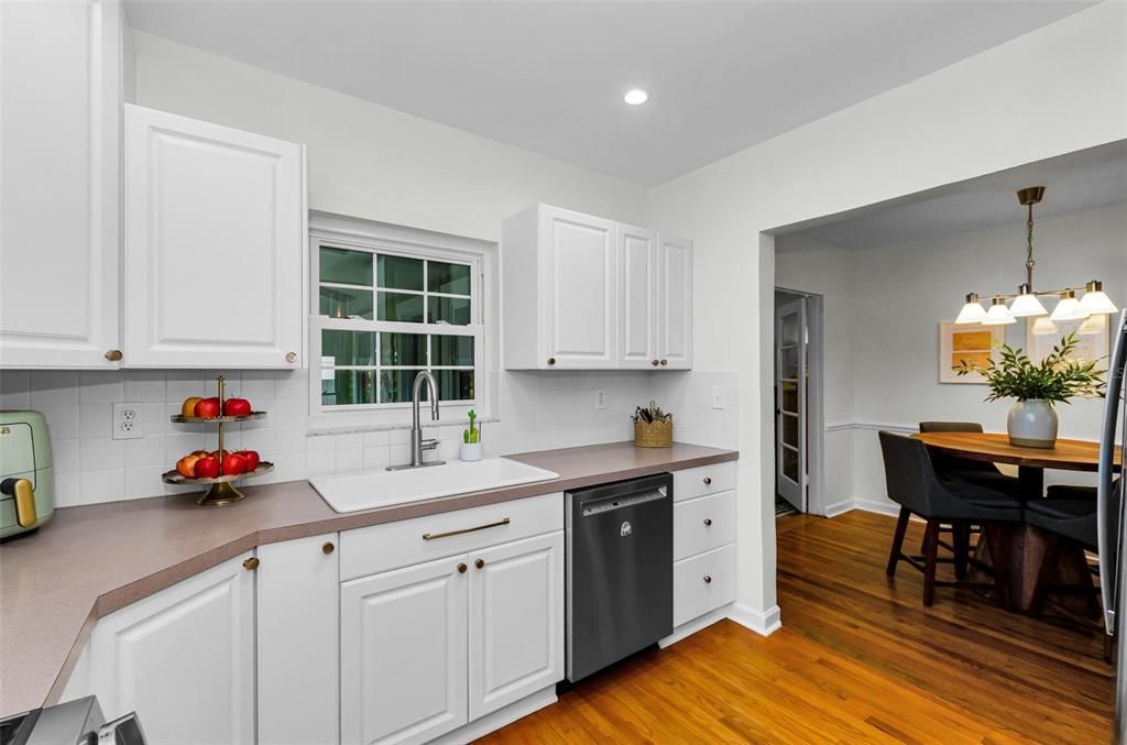 Activo con contrato: $585,000 (3 camas, 2 baños, 1682 Pies cuadrados)