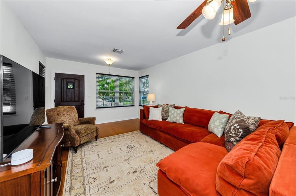 Activo con contrato: $585,000 (3 camas, 2 baños, 1682 Pies cuadrados)