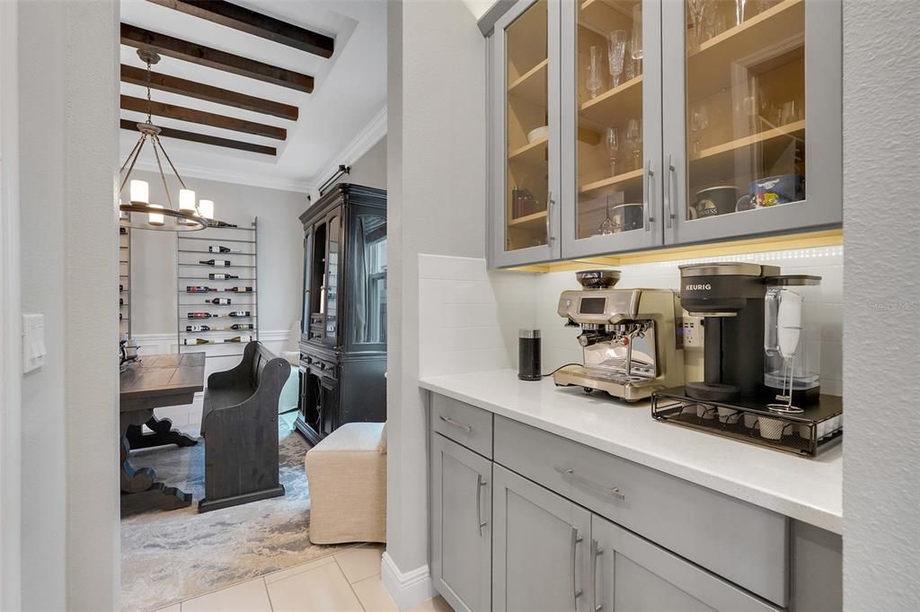 En Venta: $1,095,000 (5 camas, 3 baños, 4305 Pies cuadrados)
