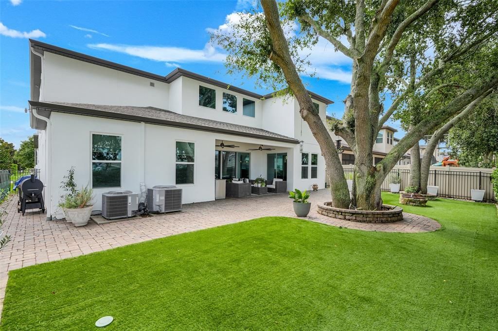 En Venta: $1,095,000 (5 camas, 3 baños, 4305 Pies cuadrados)