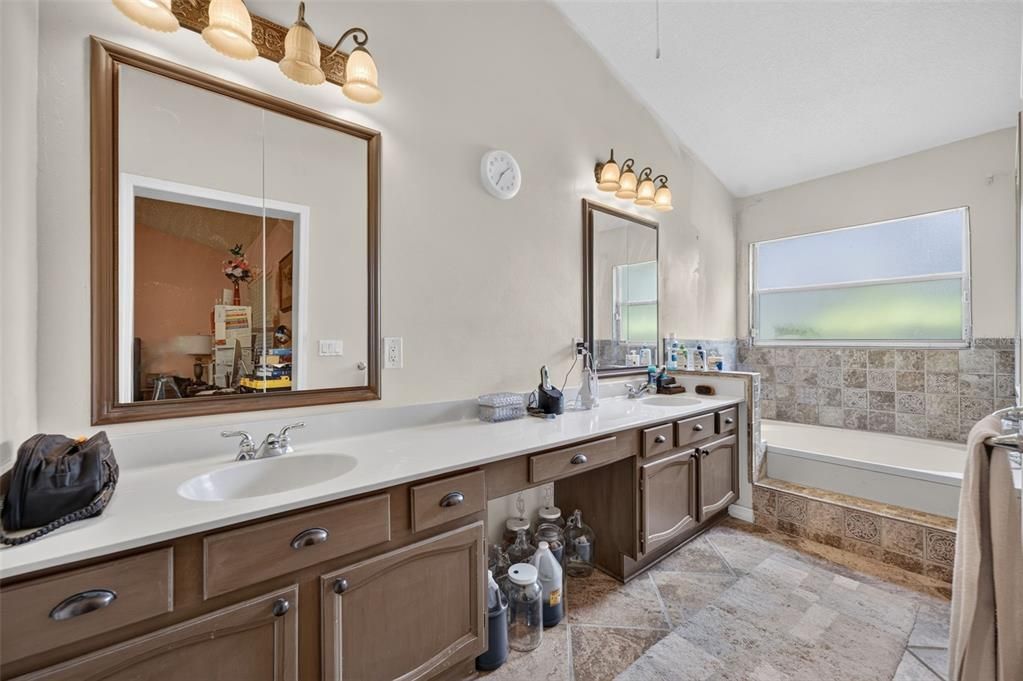 For Sale: $329,000 (3 beds, 2 baths, 1478 Square Feet)
