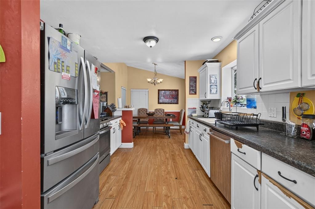 For Sale: $329,000 (3 beds, 2 baths, 1478 Square Feet)