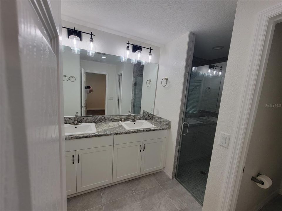 For Rent: $2,000 (3 beds, 2 baths, 1664 Square Feet)