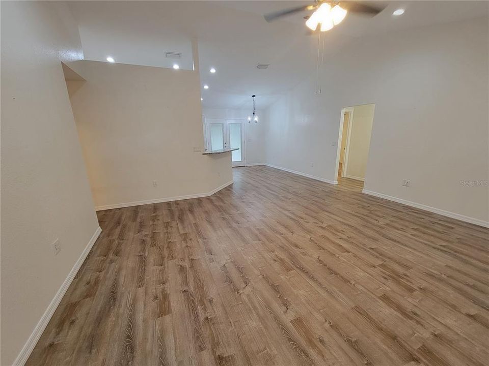 For Rent: $2,000 (3 beds, 2 baths, 1664 Square Feet)