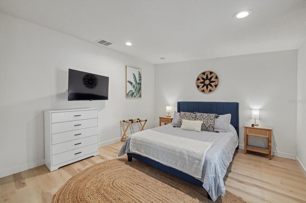 For Sale: $1,550,000 (6 beds, 5 baths, 3249 Square Feet)