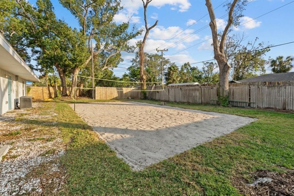 For Sale: $1,550,000 (6 beds, 5 baths, 3249 Square Feet)