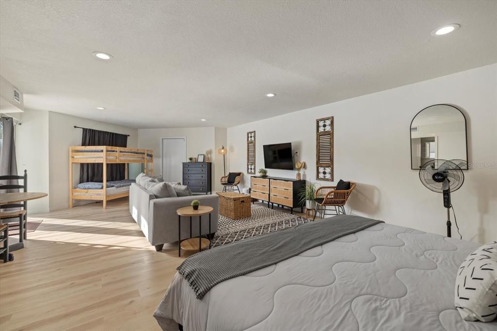 For Sale: $1,550,000 (6 beds, 5 baths, 3249 Square Feet)
