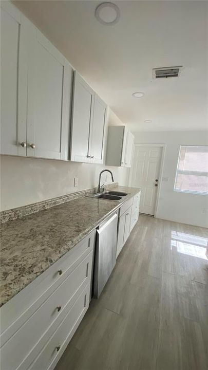 For Rent: $2,800 (3 beds, 2 baths, 1758 Square Feet)