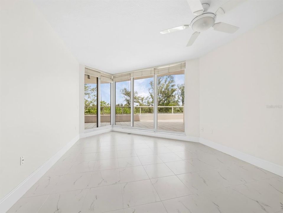 For Sale: $549,000 (2 beds, 2 baths, 1276 Square Feet)