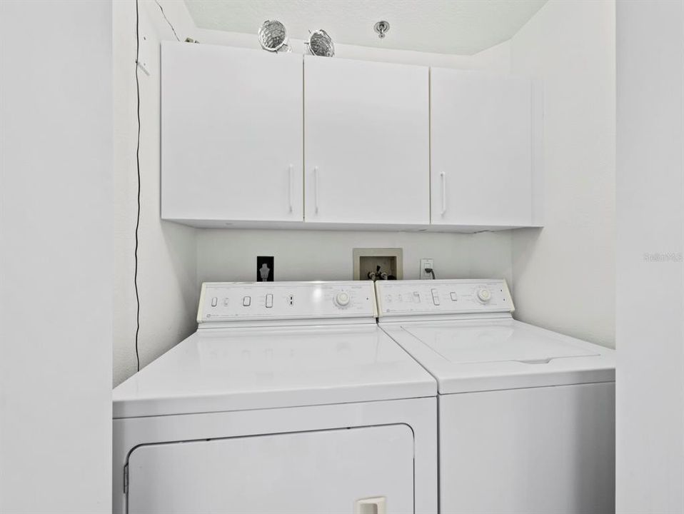 For Sale: $549,000 (2 beds, 2 baths, 1276 Square Feet)