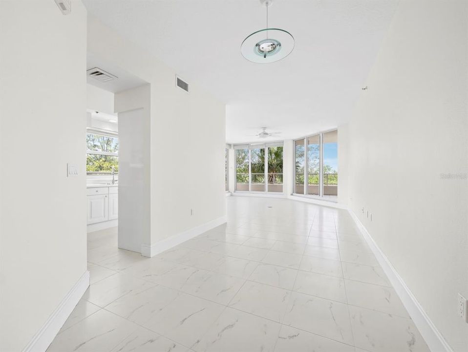 For Sale: $549,000 (2 beds, 2 baths, 1276 Square Feet)
