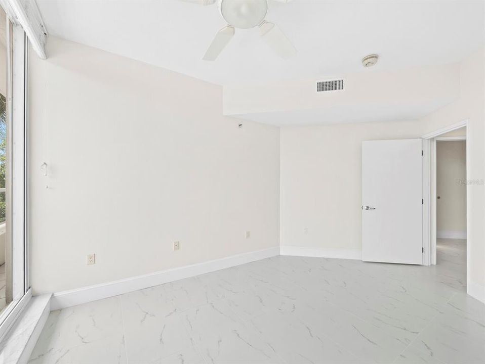 For Sale: $549,000 (2 beds, 2 baths, 1276 Square Feet)