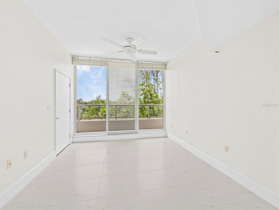For Sale: $549,000 (2 beds, 2 baths, 1276 Square Feet)