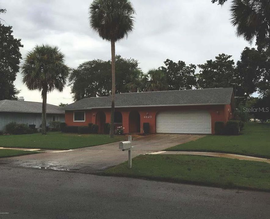 For Sale: $333,000 (4 beds, 2 baths, 1691 Square Feet)