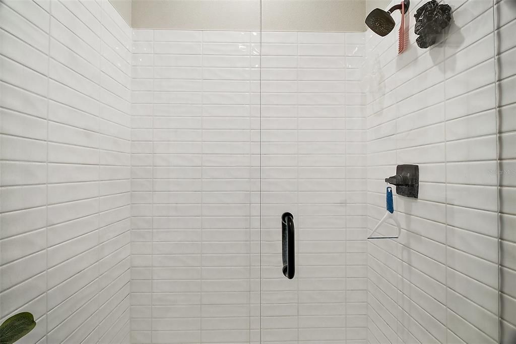 На продажу: $349,999 (4 спален, 2 ванн, 1921 Квадратных фут)