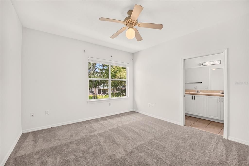 For Sale: $202,700 (2 beds, 2 baths, 1465 Square Feet)