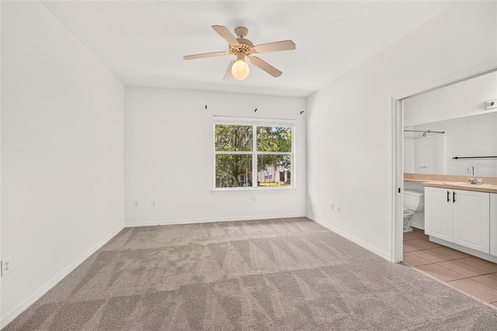 For Sale: $202,700 (2 beds, 2 baths, 1465 Square Feet)