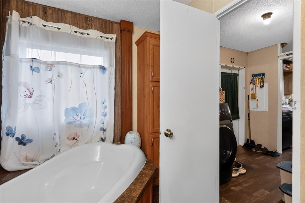 На продажу: $179,000 (3 спален, 2 ванн, 1352 Квадратных фут)