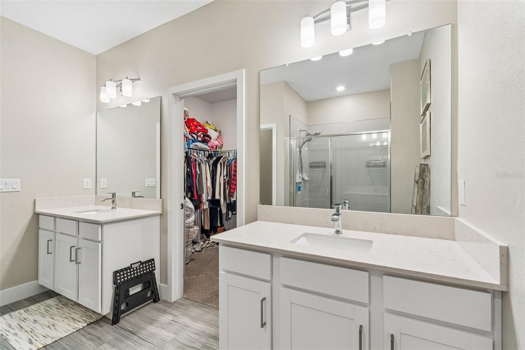 For Rent: $2,350 (3 beds, 2 baths, 1968 Square Feet)