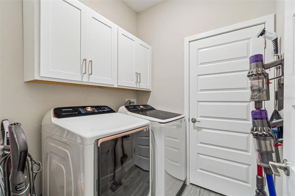 For Rent: $2,350 (3 beds, 2 baths, 1968 Square Feet)
