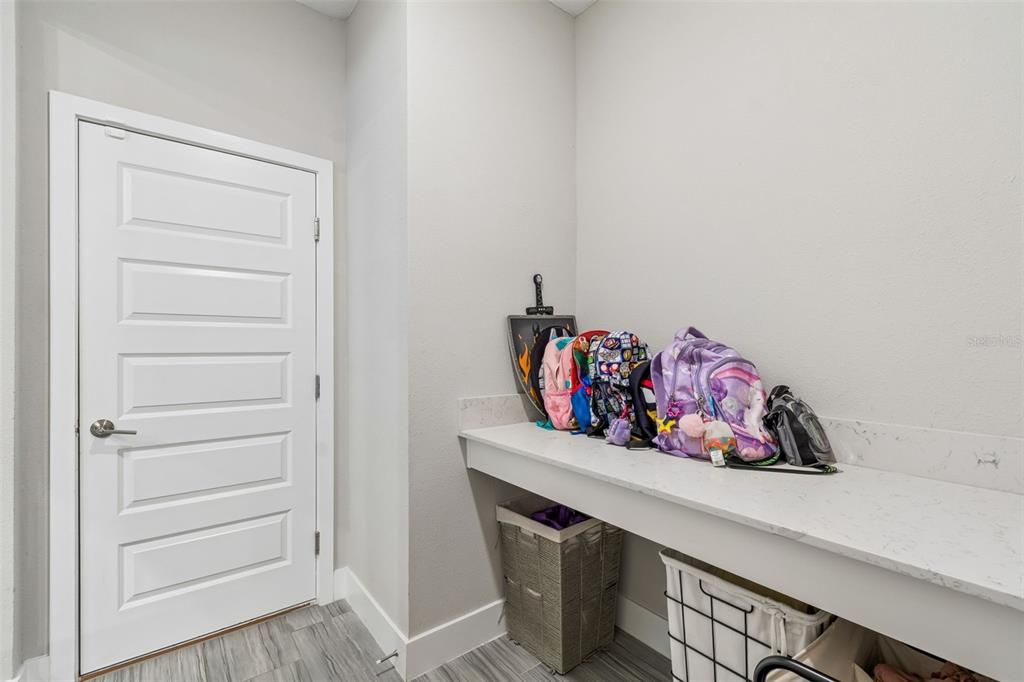 For Rent: $2,350 (3 beds, 2 baths, 1968 Square Feet)