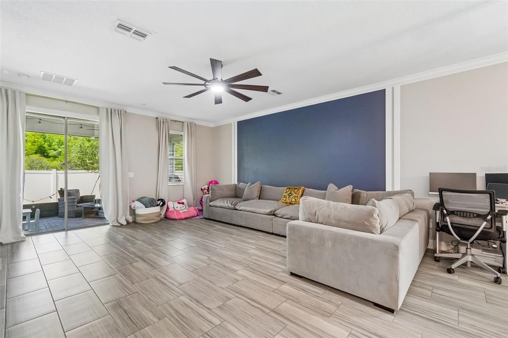 For Rent: $2,350 (3 beds, 2 baths, 1968 Square Feet)