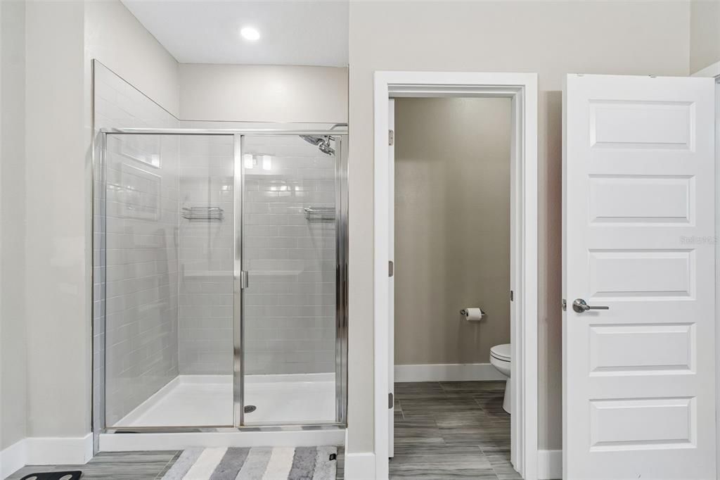 For Rent: $2,350 (3 beds, 2 baths, 1968 Square Feet)
