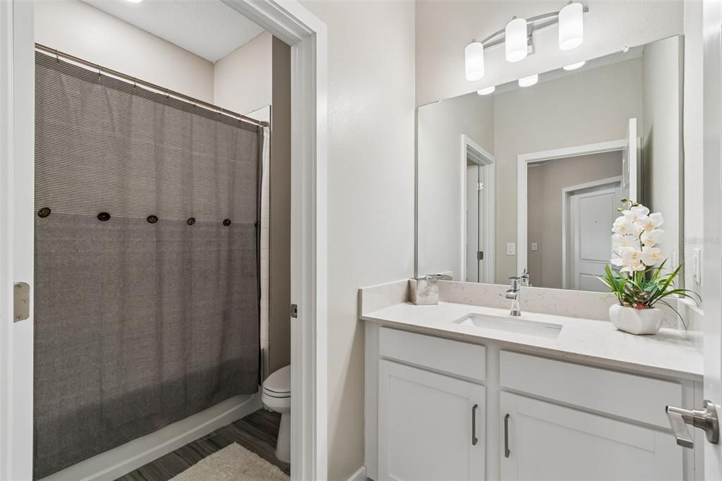 For Rent: $2,350 (3 beds, 2 baths, 1968 Square Feet)