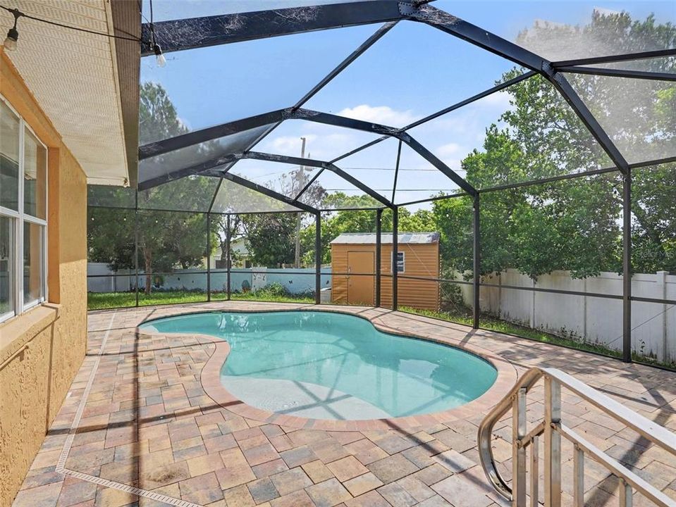 For Sale: $325,000 (4 beds, 2 baths, 1681 Square Feet)