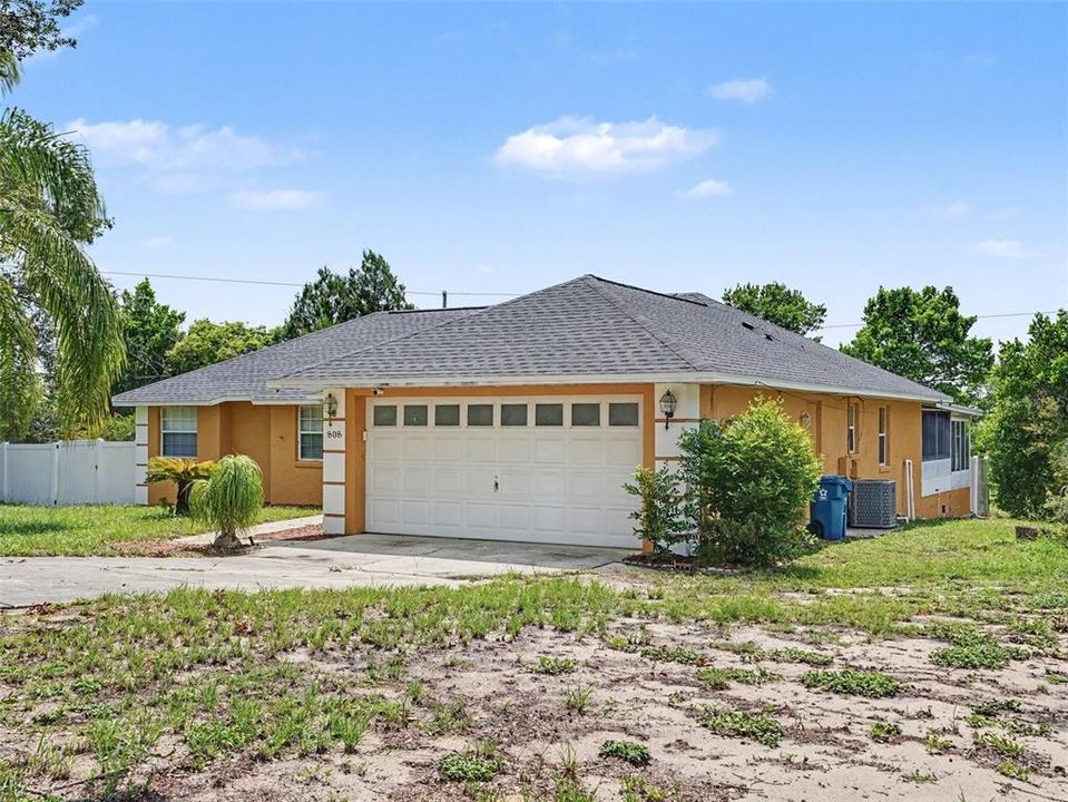 For Sale: $325,000 (4 beds, 2 baths, 1681 Square Feet)