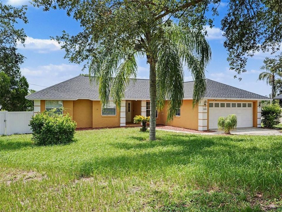 For Sale: $325,000 (4 beds, 2 baths, 1681 Square Feet)